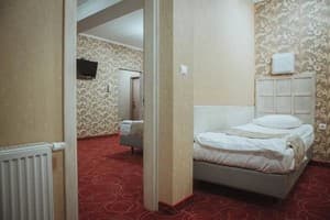 Отель Магнум. Семейный трехместный Люкс 3