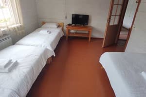 Отель Малая Одесса. Комфорт 5-местный двухкомнатный 2