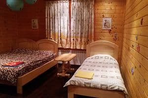 Частная усадьба Під Зеленим Дахом. Апартаменты 8-местный с 3 спальнями 9