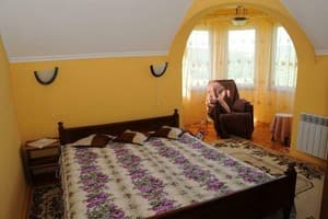Гостиный двор Polychka Winehouse. Люкс двухместный двухкомнатный с лоджией 1