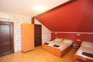 Praktik Hotel & Restaurant 32