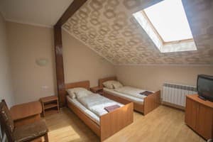 Praktik Hotel & Restaurant 33