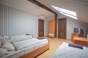 Praktik Hotel & Restaurant 36