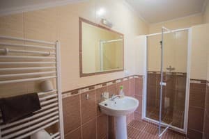 Praktik Hotel & Restaurant 34