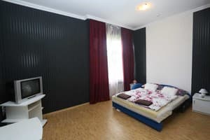 Praktik Hotel & Restaurant 27