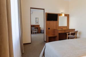 Санаторий Санта Мария. Люкс двухместный двухкомнатный 2