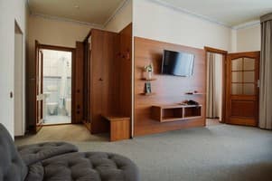 Санаторий Санта Мария. Люкс двухместный двухкомнатный 8