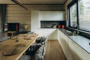 Гостинично-ресторанный комплекс Skogur Home & Resort. Коттедж 4-местный (4+2) № 22;27 две спальни 6