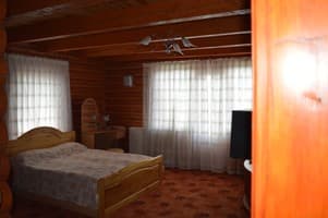 Туристический комплекс София. Люкс двухместный в коттедже №4 6