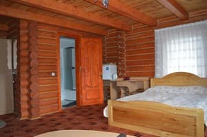 Туристический комплекс София. Полулюкс двухместный в коттедже №3 1