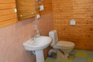 Туристический комплекс София. Полулюкс двухместный в коттедже №3 4