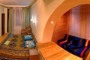 Приватна садиба Світанок по вул. Курортна. Котедж 11-місний  1