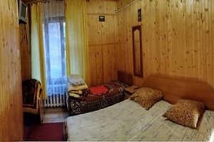Приватна садиба Світанок по вул. Курортна. Стандарт 4-місний з балконом 1