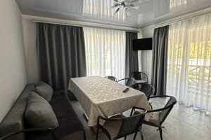 У Анастасии и Софии 16