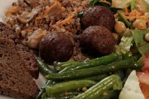 У Роберта 14