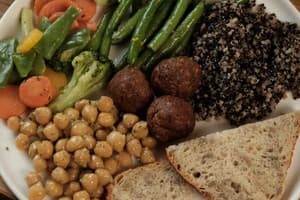 У Роберта 18