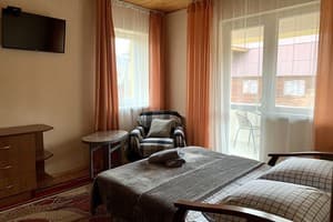 Частная усадьба У Русланы. Люкс 4-местный  1