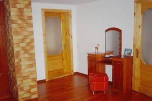 У Виктории 8