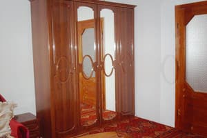 У Виктории 1