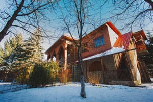 У Ярослава 27