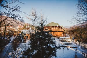 У Ярослава 35