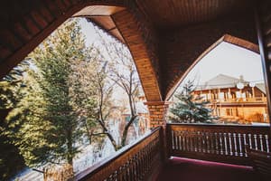 У Ярослава 49