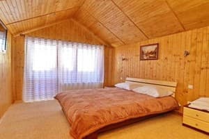 Туристический комплекс Урочище Вишня. Полулюкс 4-местный Трехкомнатный (4+2) 3