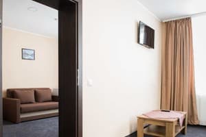 Отель Вершина Карпат. Люкс двухместный (2+3) с видом на горы 3