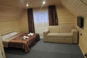 Мини-отель Villa Zlata. Стандарт трехместный мансарда 1