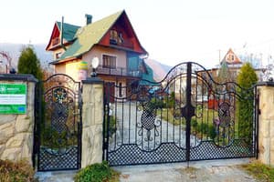 Частная усадьба Возле реки
