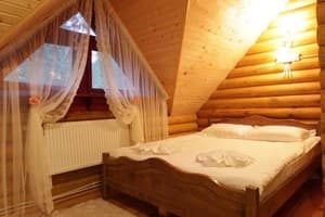 Коттедж Яблуницька троянда. Коттедж 6-местный  1