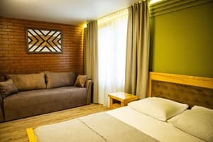 Частный сектор Затишок над Прутом . Люкс трехместный семейный  8