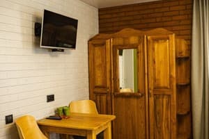 Частный сектор Затишок над Прутом . Люкс трехместный семейный  10