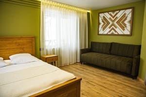 Частный сектор Затишок над Прутом . Люкс трехместный семейный  11