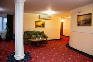 Золота Пава 9